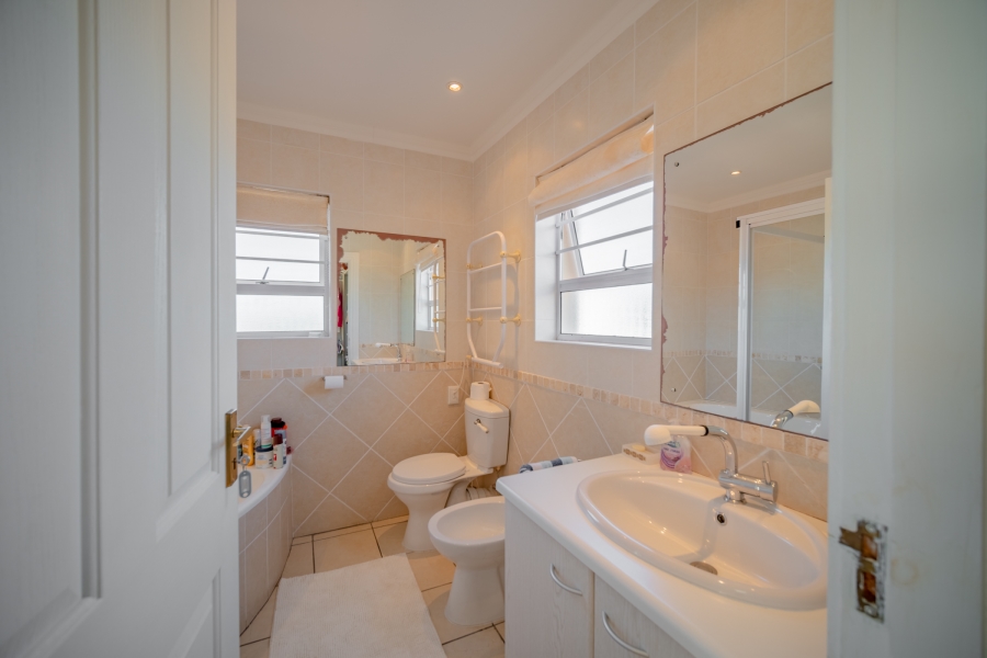 4 Bedroom Property for Sale in St Francis On Sea Eastern Cape